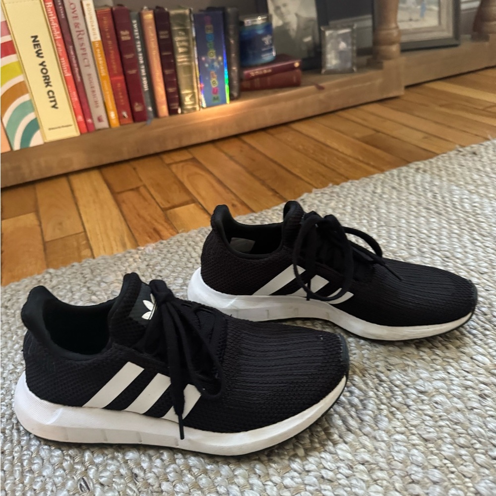 Addidas Ladies Tennis Shoes